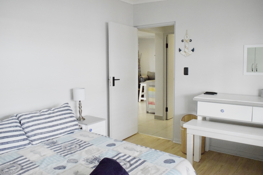 5 Bedroom Property for Sale in Struisbaai Western Cape